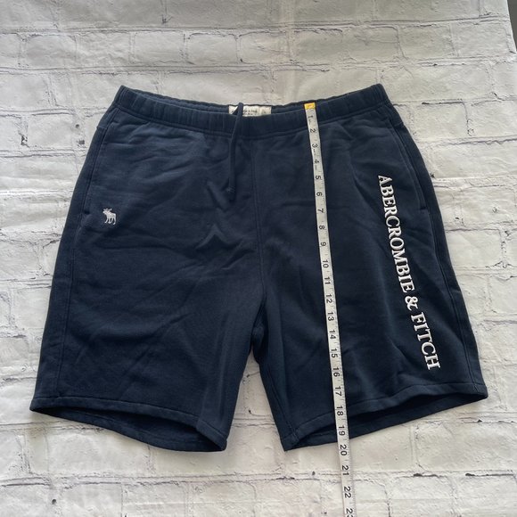 Abercrombie & Fitch Soft A&F Fleece Shorts - Picture 4 of 8